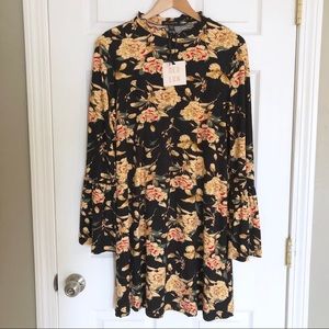 NWT QED London high neck floral dress bell sleeve